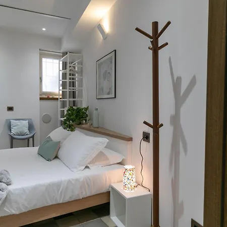 Mamma Ciccia - Fishermen's Alley マンデッロ・デル・ラーリオ