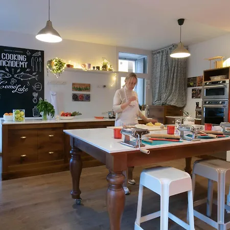 Mamma Ciccia - Fishermen's Alley アパート マンデッロ・デル・ラーリオ